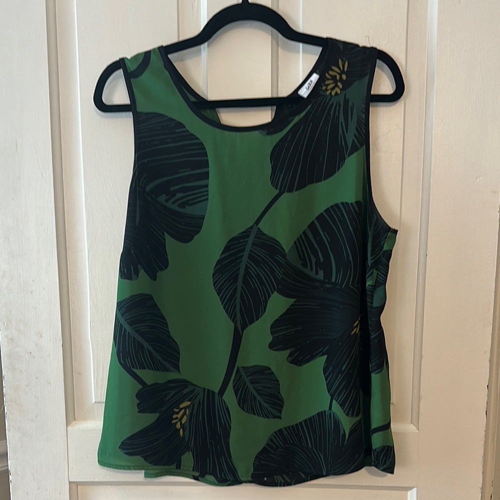 cAbi Green Leaf Print Sleeveless Top